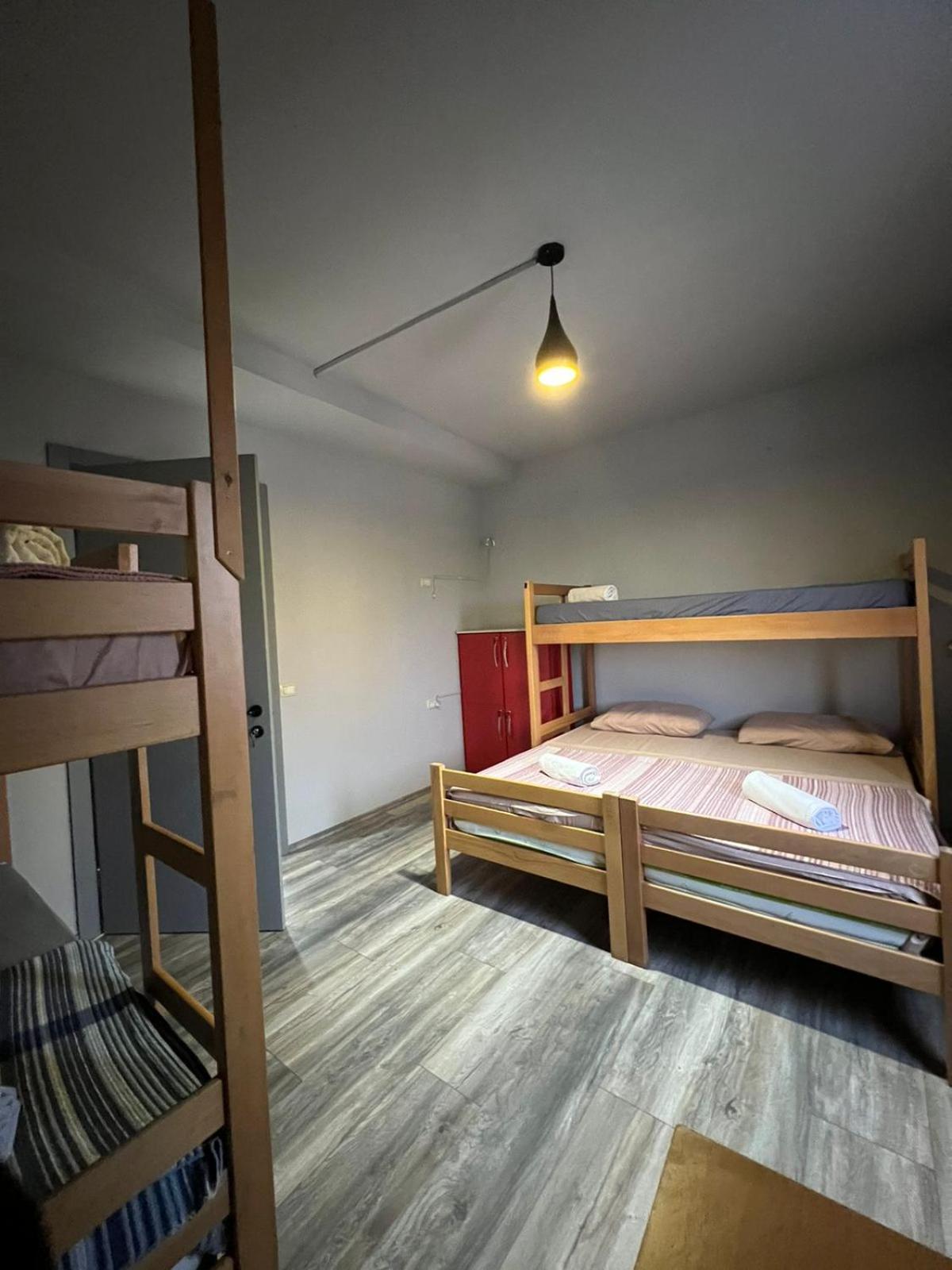 The Rooftop Hostel Shkodër Quarto foto